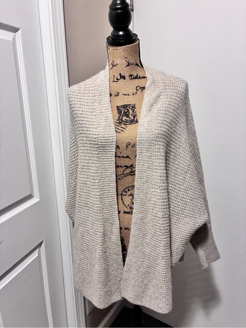 Sincerly Jules Open-Front Cream Knit Shrug